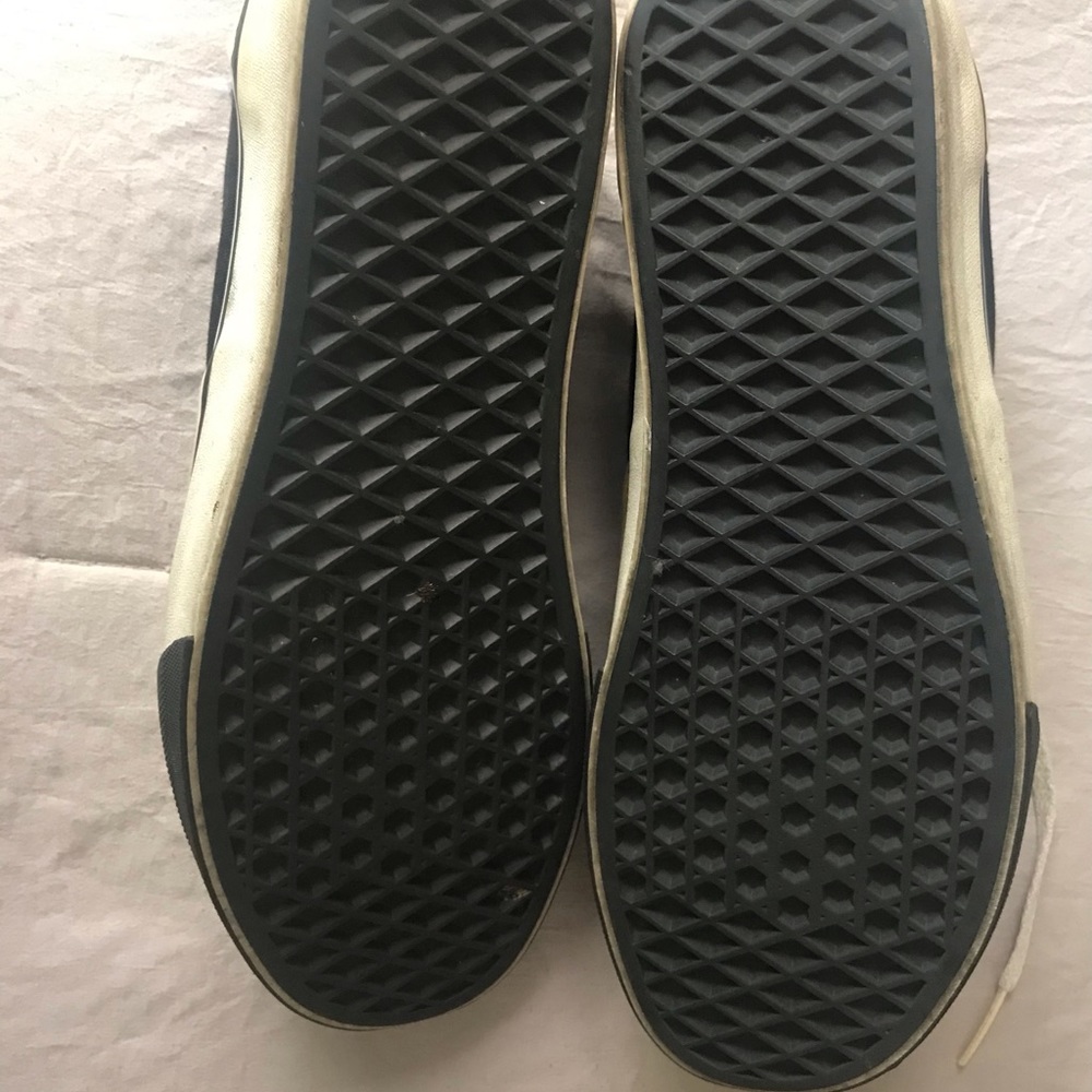 Vans - Picture 5 of 8